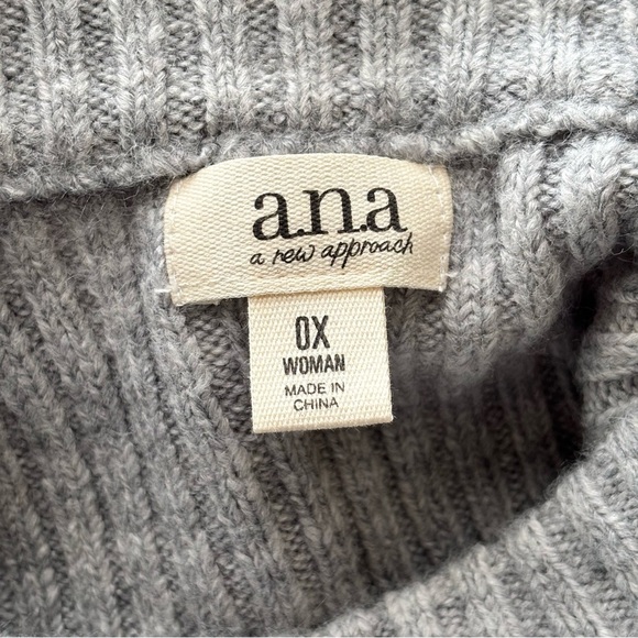 NWT a.n.a Crew Knit Sweater - Picture 7 of 11
